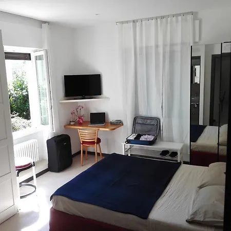 B&B Rosa Blu-3